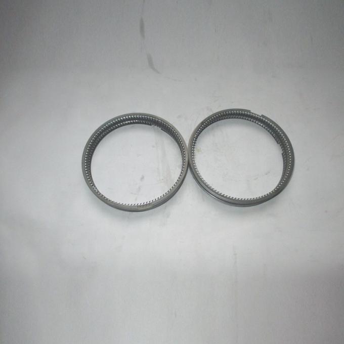 Steel / Ductile Cast Iron Piston Rings 2G25 Diesel Engine Piston Set